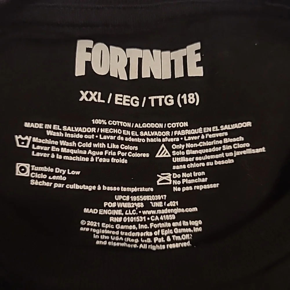 Fortnite boys long sleeve shirt XXL - Picture 3 of 3